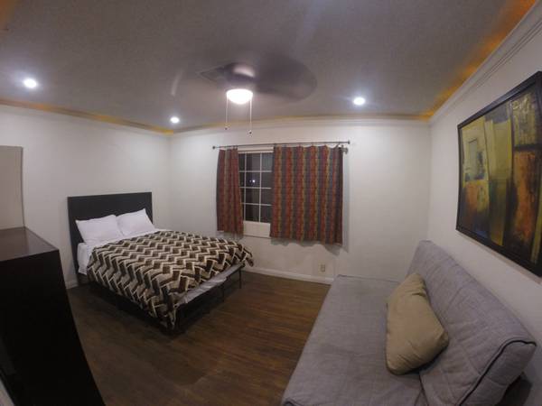 $1200.00 / 1br - 220ft2 - Habitación acogedora en zona tranquila y familiar63857624250881124