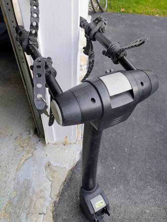 Thule 9028XT Hitch Mount Bike Rack 1