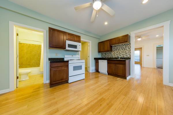 $1,350 / 2br - 1100ft2 - Newly renovated Downstairs 2BR Apt in the hea (Ohio City)63860364083841123