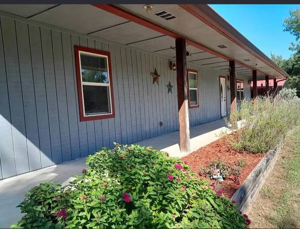 $435,000 / 3br - 1986ft2 - Country Home with Acerage64037557744002120