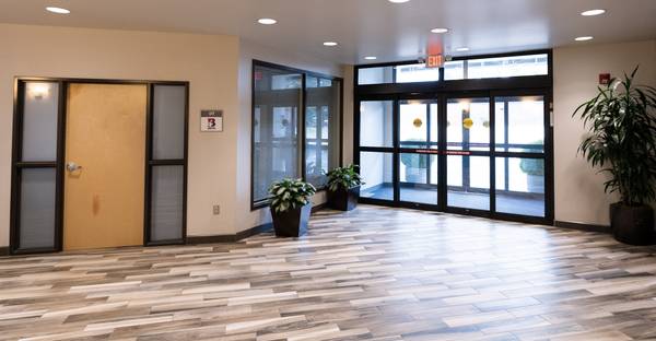 $2,048 / 1229ft2 - Excellent Mid Sized Office With Parking In Uptown Vancouver (Vancouver)63831752987393122