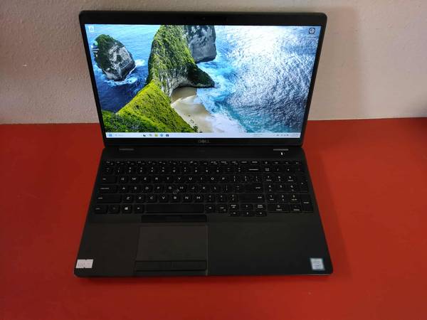 Dell i7 Laptop Computer with Windows 11 1