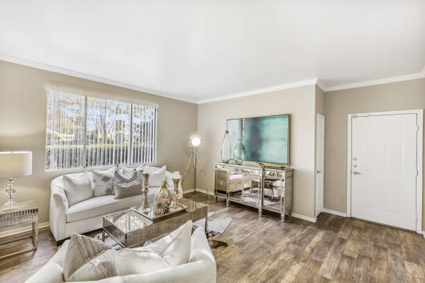 $1,931 / 1br - 774ft2 - **PRICE DROP! 1 BED, 1 BATH W/ WRAP AROUND PATIO AVAILBLE NOW!!* (Rocklin)63919495465986122