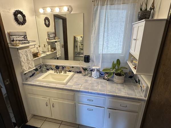 $2,100 / 1br - 750ft2 - Beautiful & Sunny 1 bedroom with Ocean views (santa cruz)63852073121539124