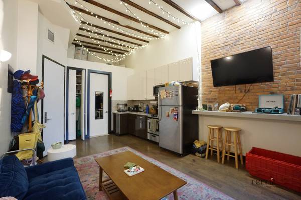 $2,850 / 2br - Very Spacious🌞Lots of Sunlight💥Balcony ***ASAP MOVE IN*** (PRIME Bedford Stuyvesant J,M,Z, and G trains)63854193157121124