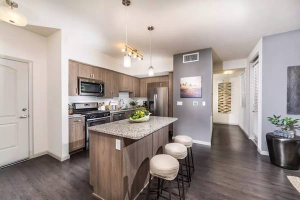 $2,923 / 2br - 999ft2 - Every day is a vacation in our fabulous resort-style 2 bed, 2 bath! (Camarillo)63668270786689124