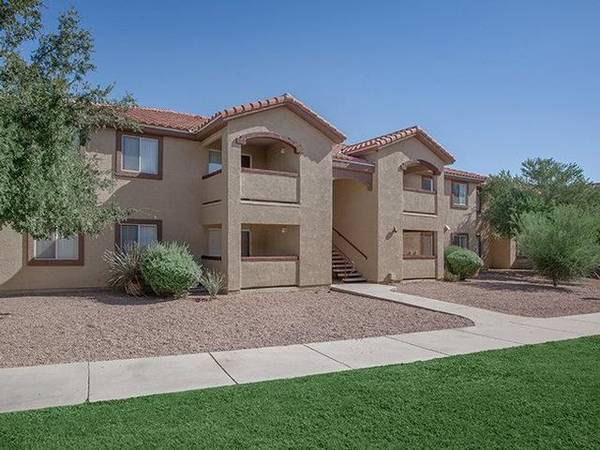 $1,328 / 3br - 1259ft2 - Refreshing Pool, Patio Storage Closets, Covered Parking (Casa Grande)64024996272387120