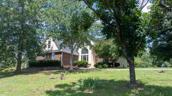 $650,000 / 4br - 3057ft2 - Large House with Pool in Amherst (Amherst)63851969323521123