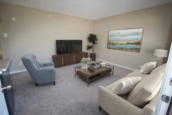 $995 / 1br - 520ft2 - Office and Maintenance Attendant (5951 Melody Lane Dallas, TX)63796257642499124
