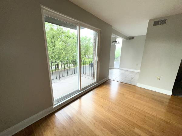 $1,089 / 2br - ¡El comedor lo es TODO! (Castle Shannon)63664544484355122