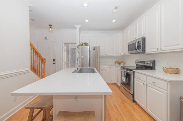 $3500.00 / 3br - 1568ft2 - 81 Sandbar Ln, #2764016104620931123
