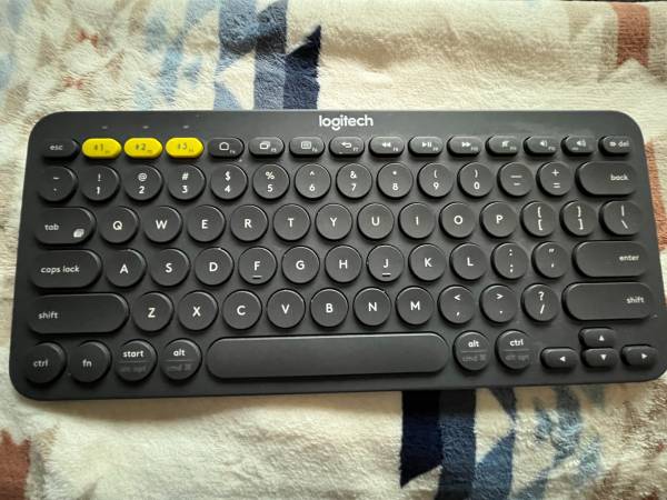 Logitech K380 wireless, bluetooth keyboard 1