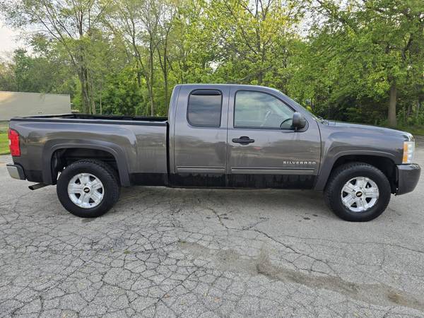 2010 CHEVROLET SILVERADO 1500 - $3,999 (ZION ILLINOIS)63618920043651123