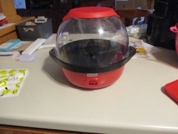 Dash Stirring Popcorn Maker 1