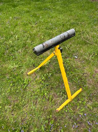 Adjustable Folding Roller Stand Woodworking - $15 (Bay View)63471071739777122