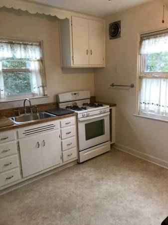 $1,500 / 2br - 900ft2 - Cary 2/1 apt (subdivision)64041643109635122