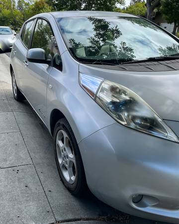 2012 Nissan Leaf 11 battery bars - $3,300 (palo alto)63470895448579124