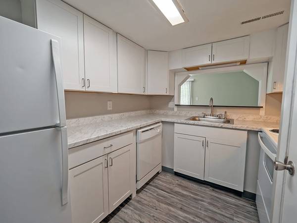 $1,060 / 2br - 850ft2 - Outdoor Swimming Pool, Central Air Conditioning, 2 bedroom (1355 Western Ave, Chillicothe, OH)63680991244419123