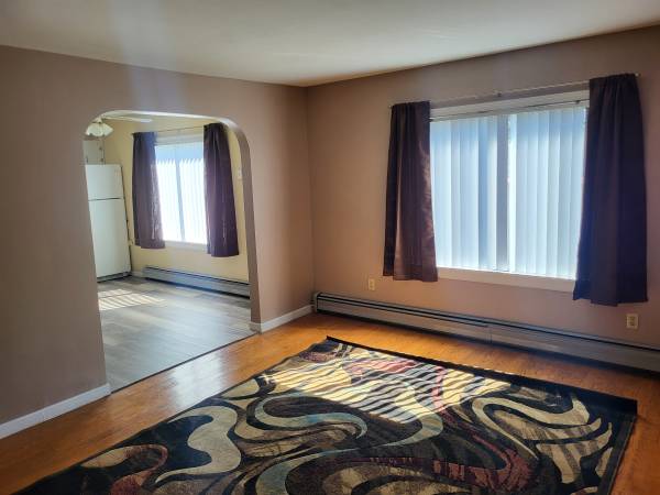 $840 / 1br - Beautiful 1 bedroom- upper (St. Clair Twp/ Marysville)63924171638530123