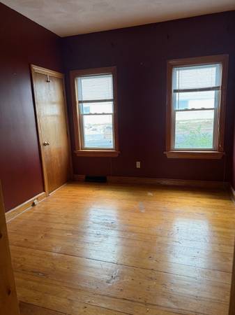$2,500 / 2br - Spacious Two Bedroom Apartment - Everett - $2500/month - Avail 10/1 (Everett)63690775456769123