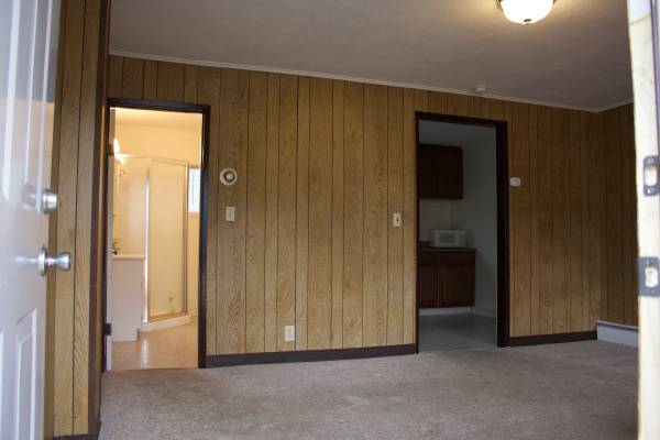 $750 / 375ft2 - All utilities Included - Very Nice Efficiency (1902 W. 33rd #2)64014172358273124