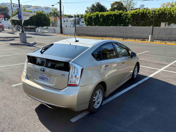 2010 Toyota Prius – Título limpio – Excelente estado – $7,200 (West H - $7,200 (West Hollywood)63624532215937124