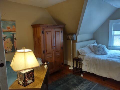 $850 Lovely home to share in Victorian, private room (Hartford, Asylum Hill area)63989074430338121