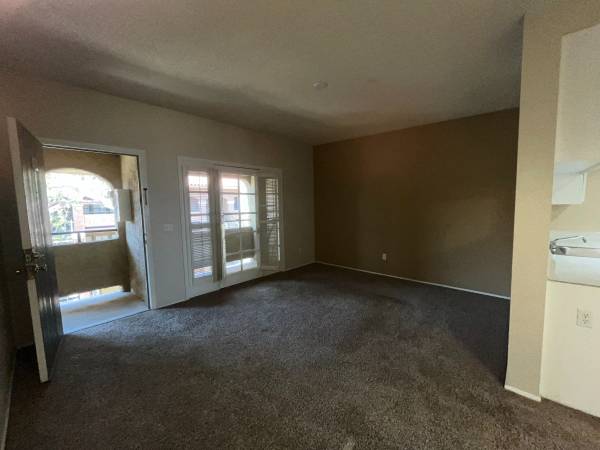 $995 / 1br - 600ft2 - 🍁☕ September Fall Cozy Savings at Zona Rio Apartments! ☕🍁 (Tucson)63674704427905120