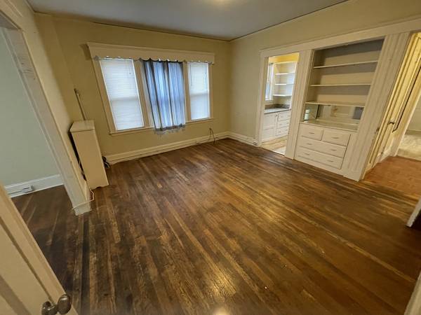 $1,000 / 5br - ¡SIN COMISIÓN! Habitación disponible en el centro de Brighton, cerca del T y autobuses (Brighton)63824666751105124
