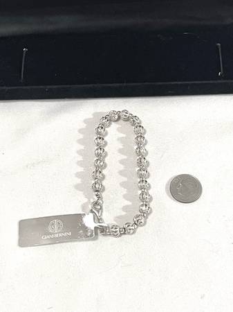 Pulsera de plata de primera ley, nueva, de 7-1/2" (Gianni Bernini), con cuentas, enhebrada. Precio: $85 (Vacaville)63471042962051120