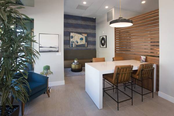 $4,254 / 2br - 896ft2 - La vida comunitaria reinventada, camina hacia las olas, pasea hasta los cafés. (santa cruz)63686121834883123