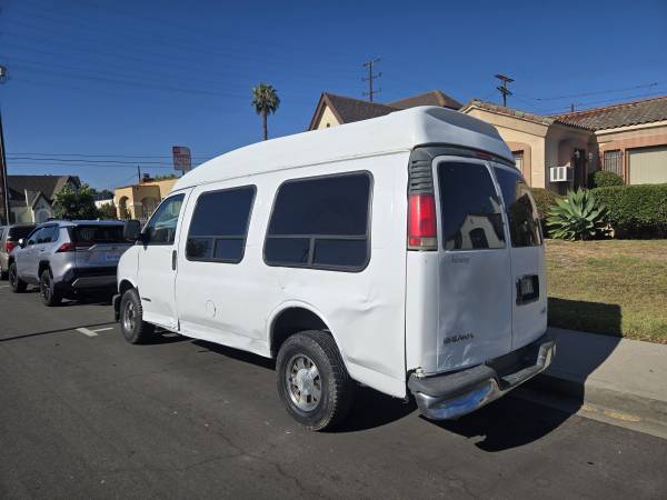 1999 GMC Savana - $2,500 (Huntington Park)63623825771777121