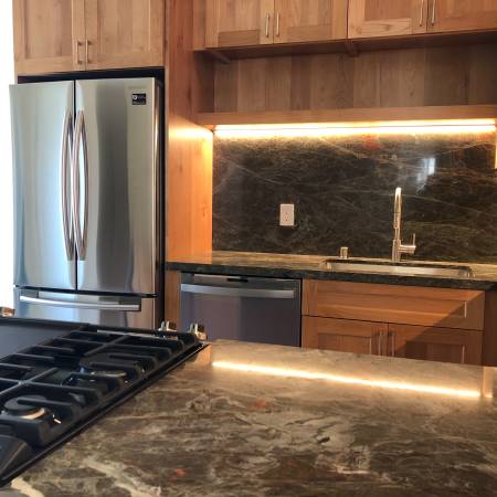 $5,495 / 2br - Jordan Park, 2 br, 2 fireplaces, great kit, pantry, parking avail (laurel hts / presidio)63870648759043122