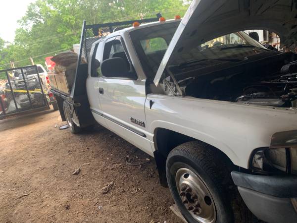 1998 Dodge Ram 3500 Dually Flatbed 5.9 Cummins Turbo Diesel 5 Speed - $3,950 (Middleton)62954472840451123