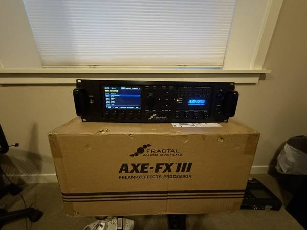 Fractal Audio Axe-Fx III MKII + FC-12 Mark II Controller