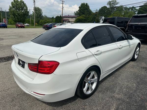 ¡IMPRESIONANTE! Sedán BMW 320i xDrive AWD 2014 - $11,500 (Canonsburg)63654694859905122