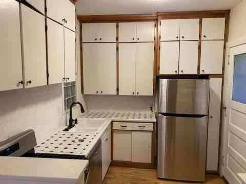 $1495.00 / 2br - 1000ft2 - Spacious 2-Bedroom With Balcony, Deck, and More. Pets Allowed!64003959979009124