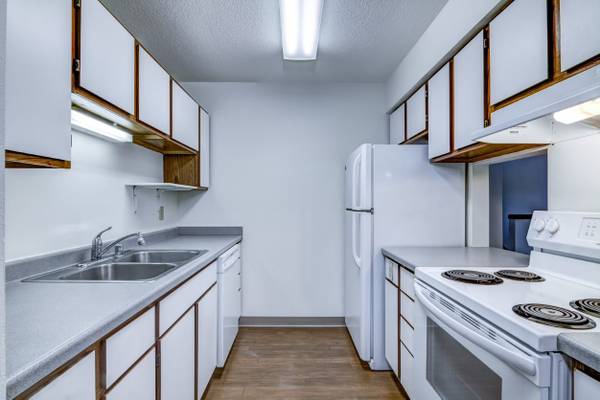 $1,499 / 3br - 1040ft2 - Dormitorios Amplios y Lavandería Privada (Eau Claire)63845958940289124