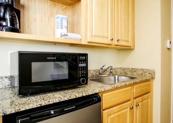 $900 / 663ft2 - $900 / 663ft2 - Frente Directo a la Playa - Splash Studio, Despierta con Vista al Golfo (Front Beach Rd)63812986369793121
