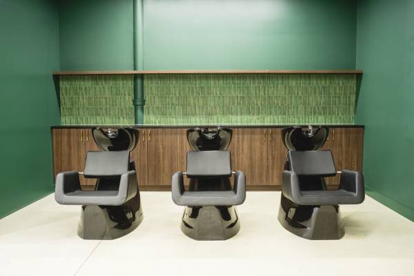 $4,700 / 1500ft2 - Beautiful Brand New Salon For Rent (Uptown)63918415572483121