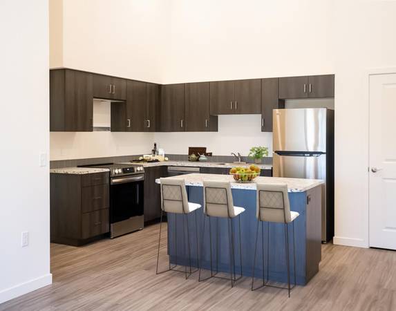 $1,800 / 2br - MOVE NOW w/ 6 FREE WEEKS - Quiet & Spacious, High Ceilings (Tigard)63867269540353121