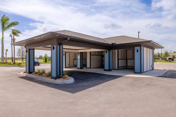 $2,340 / 2br - 1294ft2 - Pet-Friendly Community with Bark Park & Pet Wash Station (Downtown Wellen Park Venice, Florida)63791128985603123