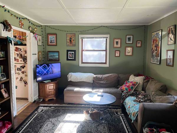 $2700.00 / 3br - 1400ft2 - Close to IU campus. 5 blocks south of it. Big back yard with chain lin63935967078146121