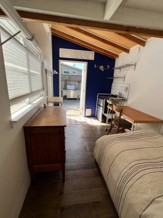 $1,200 / 120ft2 - 6-9mo Westside Sublet, possibly longer (santa cruz)63824142927233121