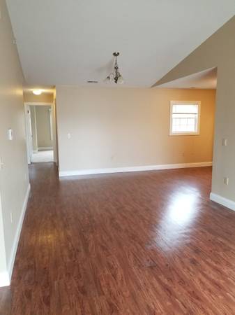 $1,745 / 3br - 1328ft2 - 3BR/2BA w/Garage *1/2 off rent with 12mth or 1st free with 18mth lease (Martinsburg)63953077175938124