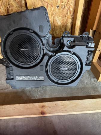 2 10'' harmon kardon subs for challenger/charger 1