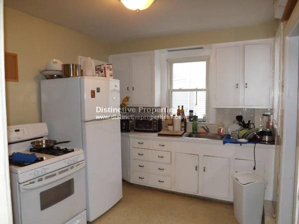 $1,975 / 1br - Sunny well-maintained 4 rm 1br 1ba 1st fl unit TOP LOCATION!!  10/1 (Arlington - Minutes from Alewife)63828339274755122