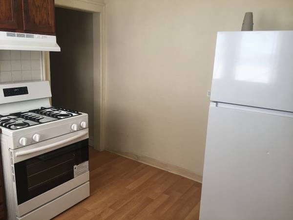 $775 / 1br - 700ft2 - 1 Bed 1 Bath Unit On Top Floor (East Chicago)63918414501507121