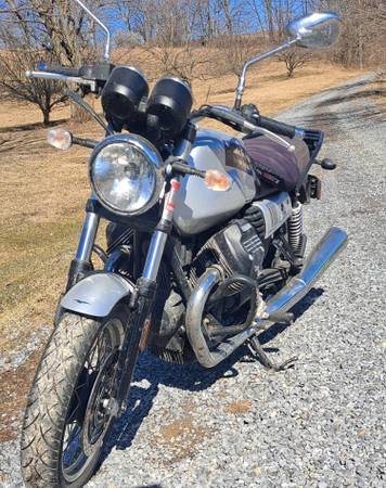 Moto Guzzi V7 III Special 2019 1