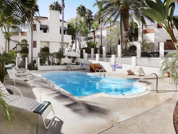 $2,950 / 1br - Nuevas actualizaciones en este de 1 habitación. Se aceptan mascotas: camine a espectáculos y atracciones (Carlsbad Village)63701605352193124
